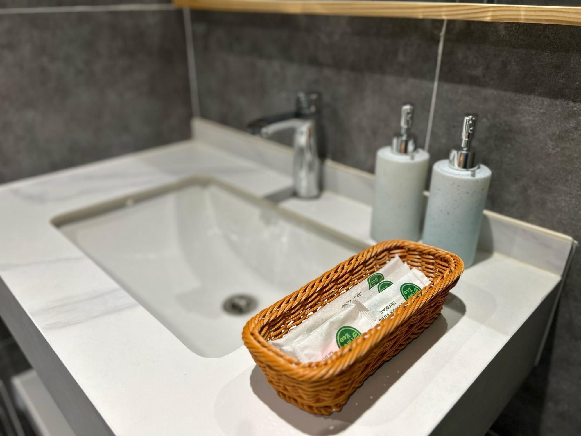 The Urban Westlake Apartment Ханой Екстер'єр фото